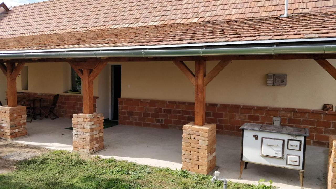 Oereghaz Vendeghaz Apartment Lakhegy Luaran gambar