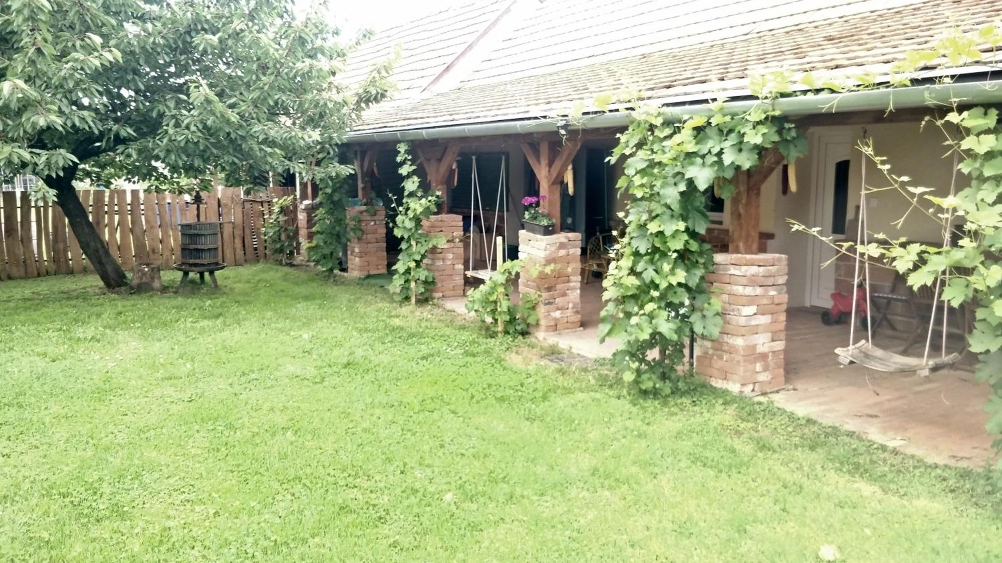 Oereghaz Vendeghaz Apartment Lakhegy Luaran gambar